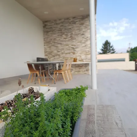 Holiday home Casa Maria Dolors Con Piscina Y Jardin Privado *